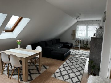 Stilvolle Dachgeschosswohnung zum Wohlfühlen!, 74564 Crailsheim, Wohnung