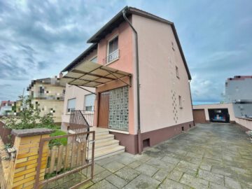 Vermietetes Zweifamilienhaus in ruhiger Lage!, 68642 Bürstadt, Haus