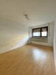Immobilienpaket: 3 Wohneinheiten mit Balkonen und Stellplätzen! - Schlafzimmer