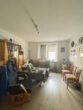 Attraktive Kapitalanlage: Modern sanierte 2-Zimmer-Wohnung in zentraler Lage! - Wohnzimmer
