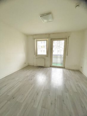 Diese Wohnung bekommen Sie komplett renoviert!, 55543 Bad Kreuznach, Wohnung