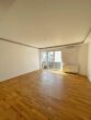 Helle Räume, moderne Ausstattung - 4 Zimmer mit Balkon & Charme! - Wohnzimmer