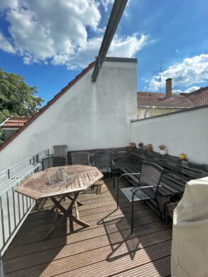 Sonnige Dachterrasse und Altbau-Charme in zentraler Lage von Heidelberg!, 69115 Heidelberg, Wohnung